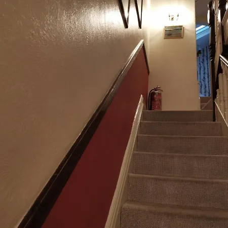Brooklands Guest House-3